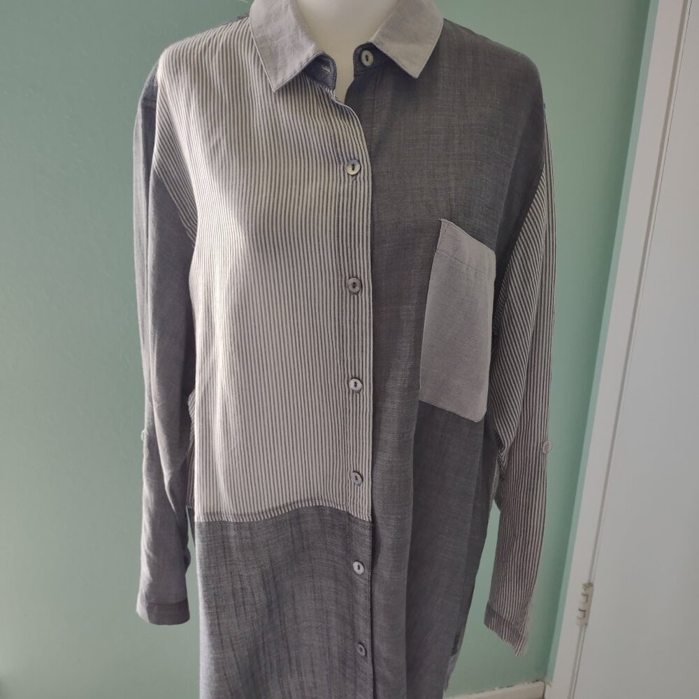 John Mark Grey Colorblocked Tunic. Size L